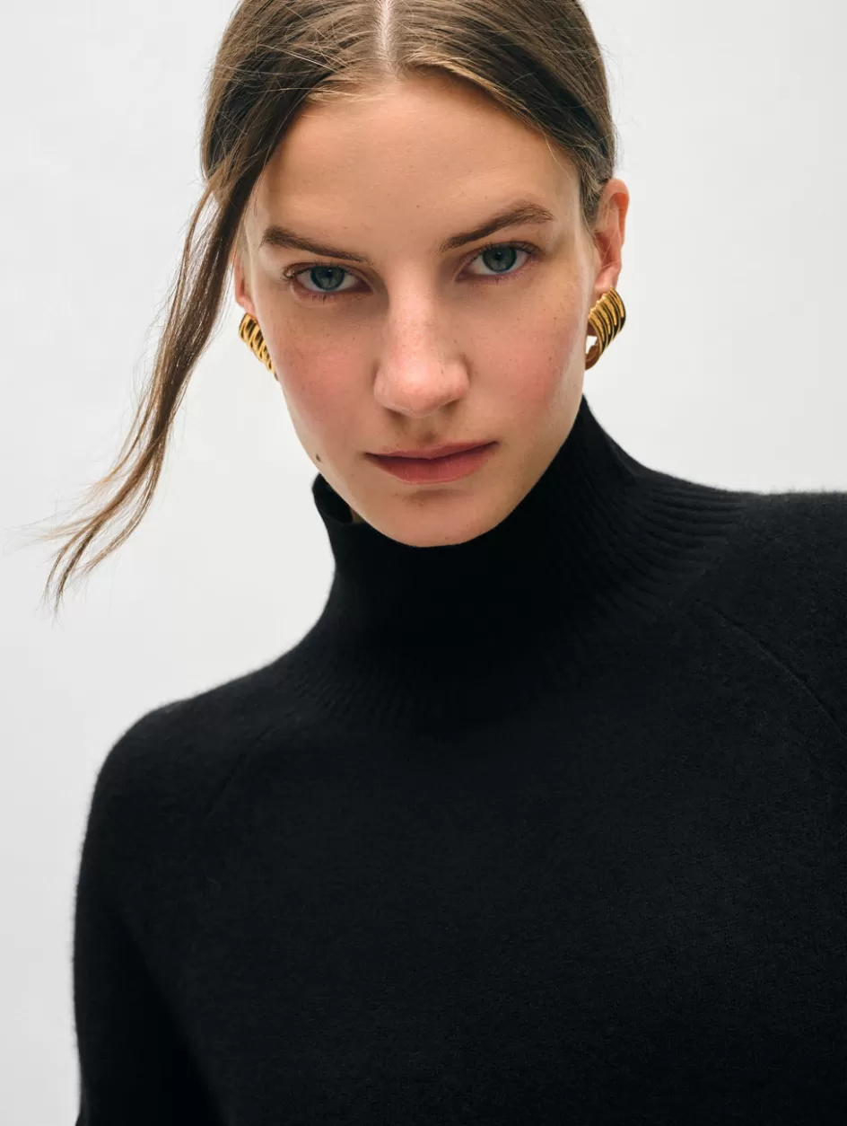 White + Warren Sweaters-cashmere rib trim standneck